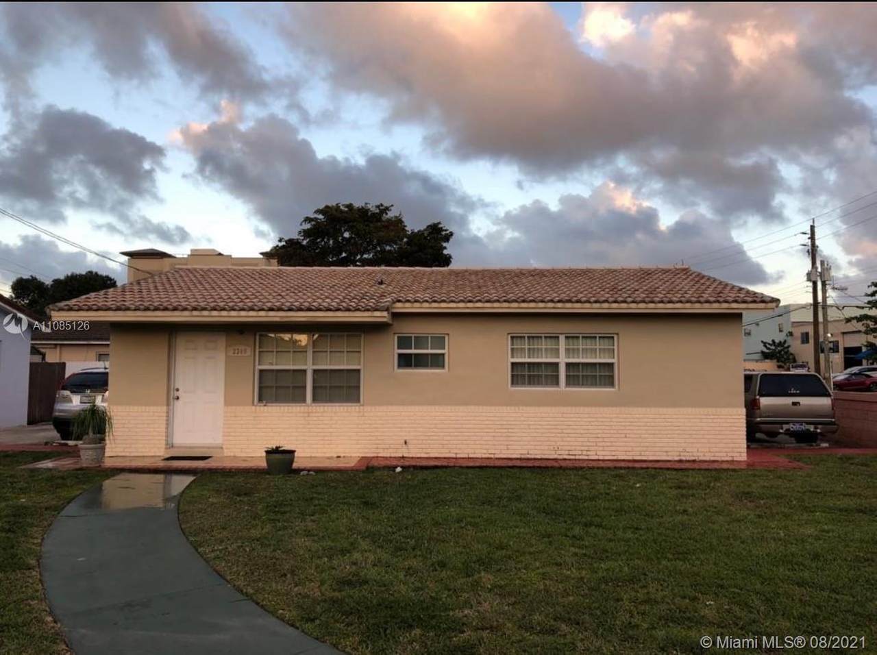 151 Fairway Dr - Photo 1