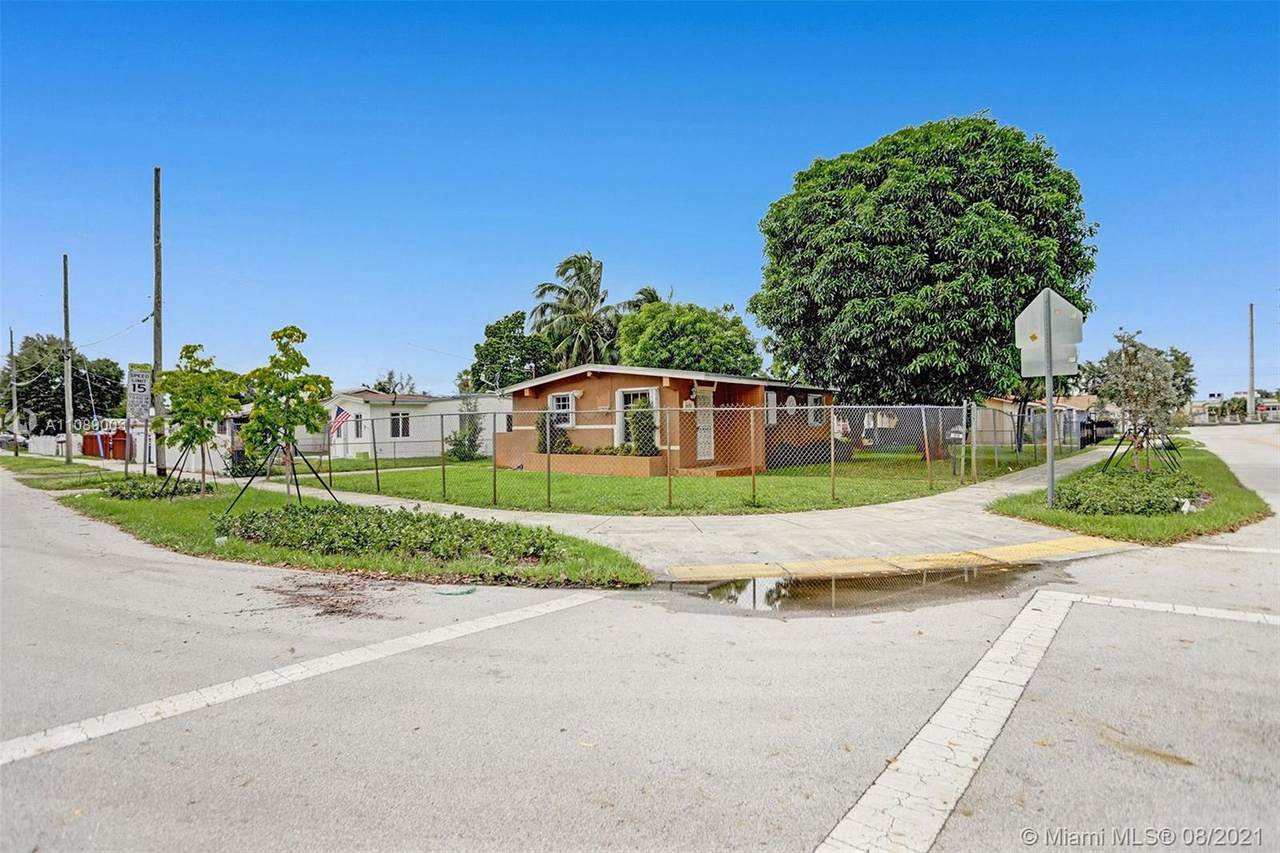 1901 153rd St - Photo 1