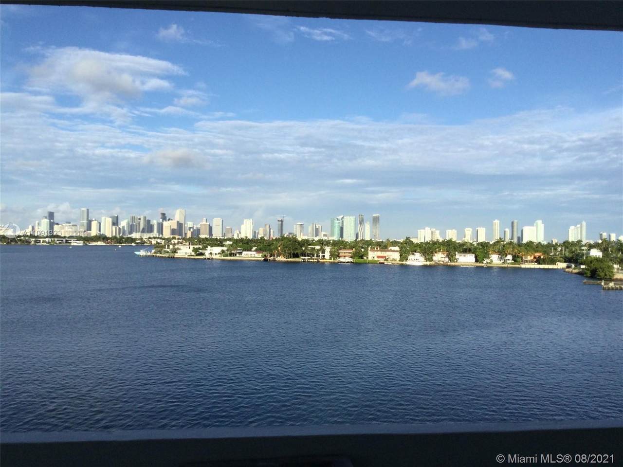 5 Island Ave - Photo 1
