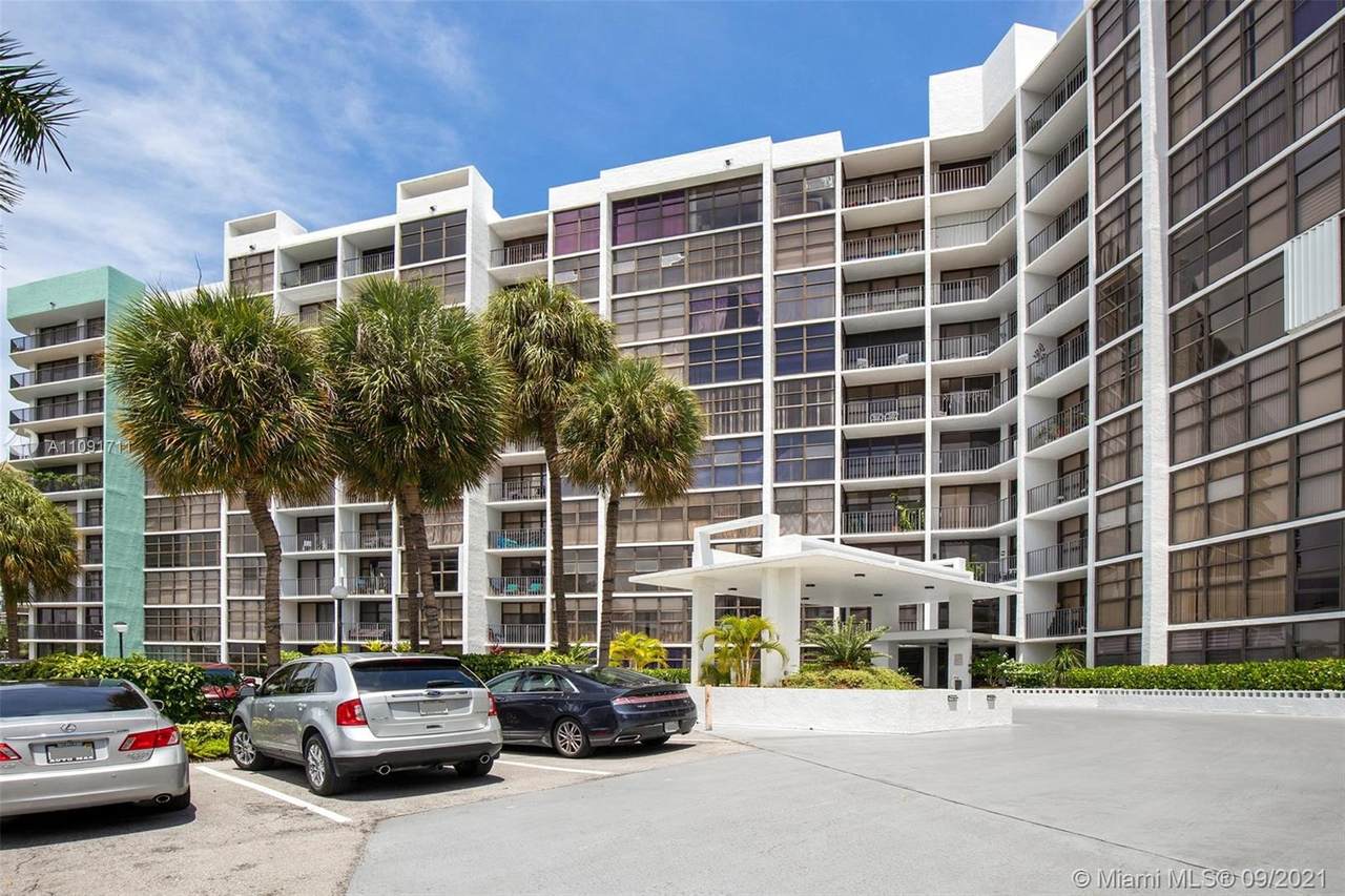400 Leslie Dr - Photo 1