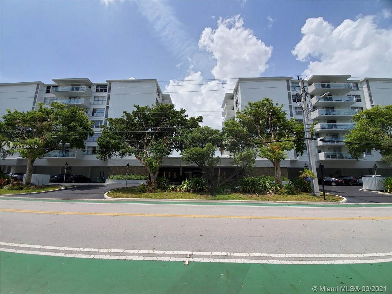 10000 Bay Harbor Dr - Photo 1
