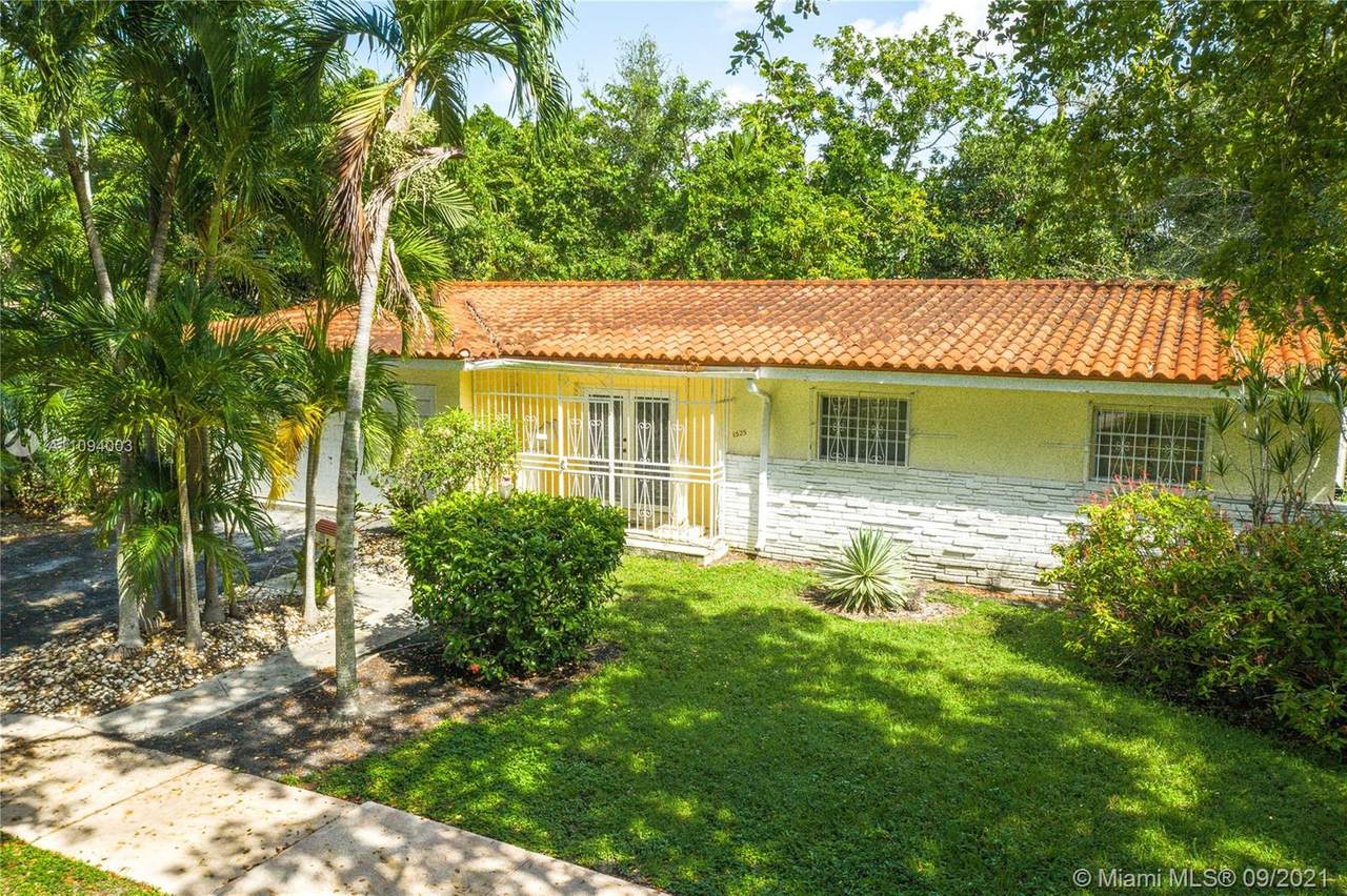 1525 Ancona Ave - Photo 1