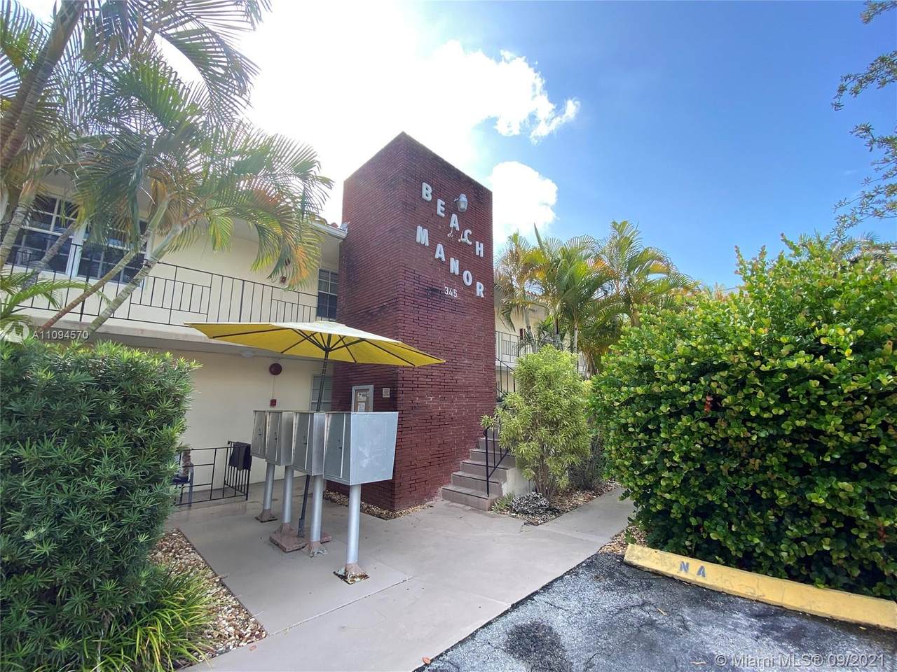 345 Michigan Ave - Photo 1