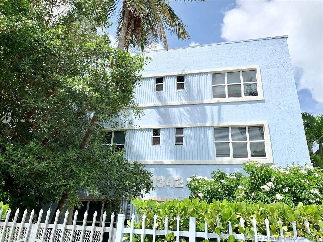 1342 Drexel Ave - Photo 1