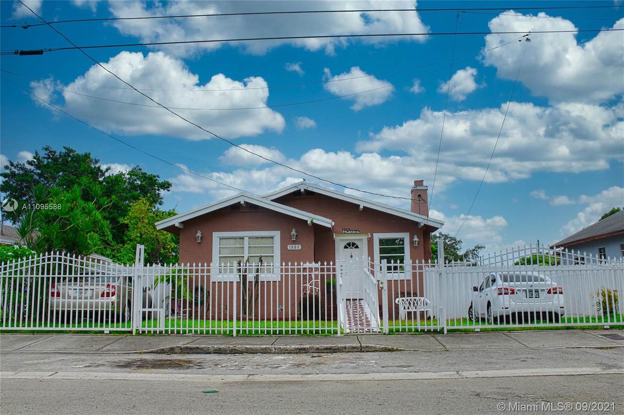 1880 27th St - Photo 1
