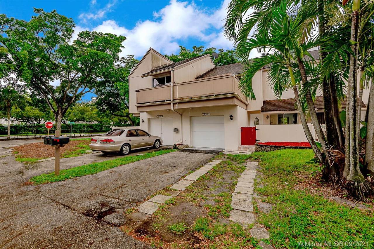 831 80th Way - Photo 1
