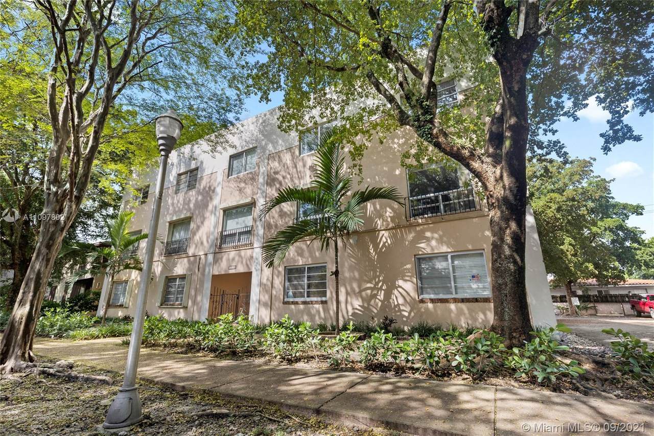 1110 Salzedo St - Photo 1