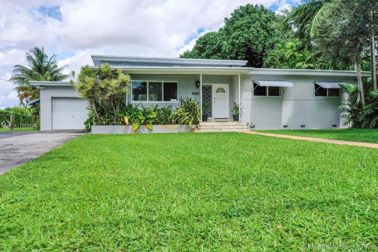 1067 Hunting Lodge Dr - Photo 1