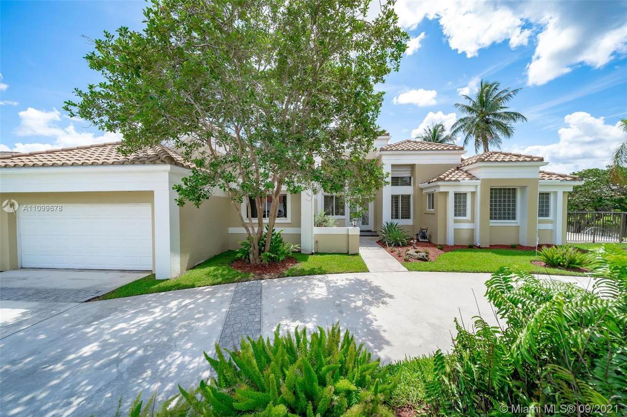 324 Palm Blvd - Photo 1