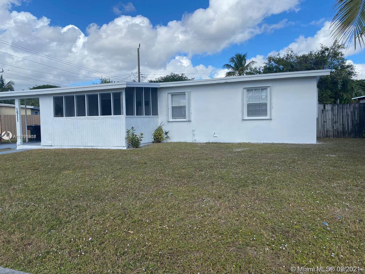 1511 42nd St - Photo 1