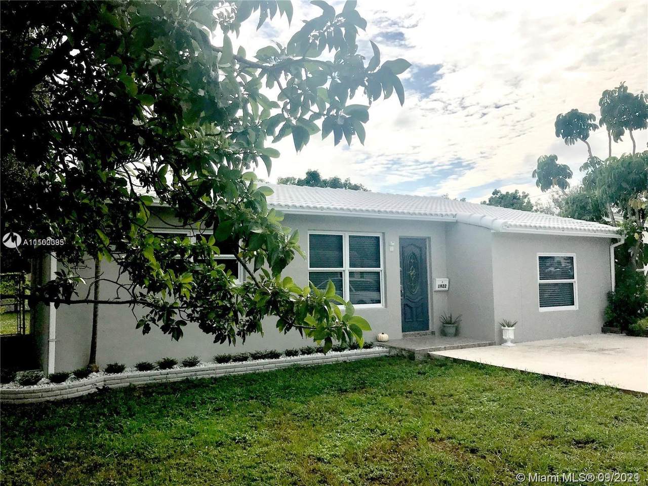 1922 Hayes St - Photo 1