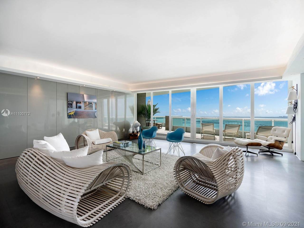 1643 Brickell Ave - Photo 1