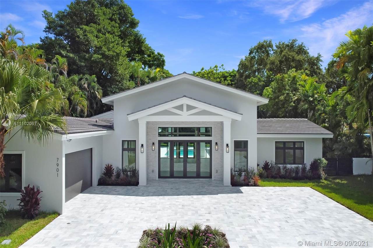 7901 Erwin Rd - Photo 1