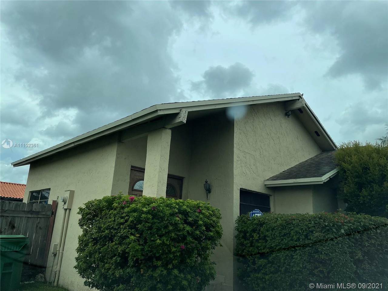 444 99th Ct - Photo 1
