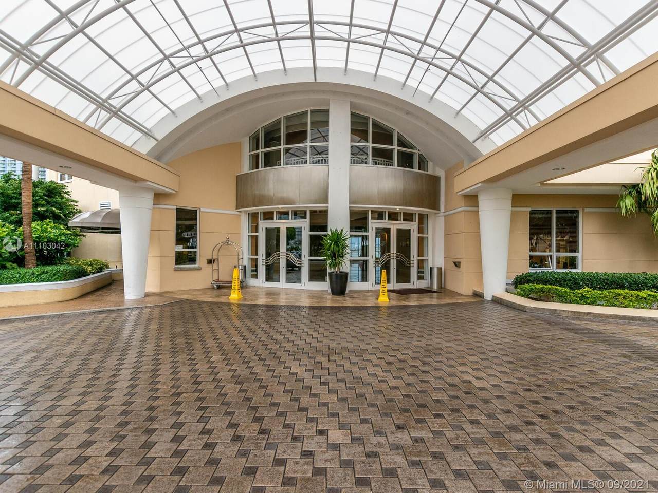 848 Brickell Key Dr - Photo 1