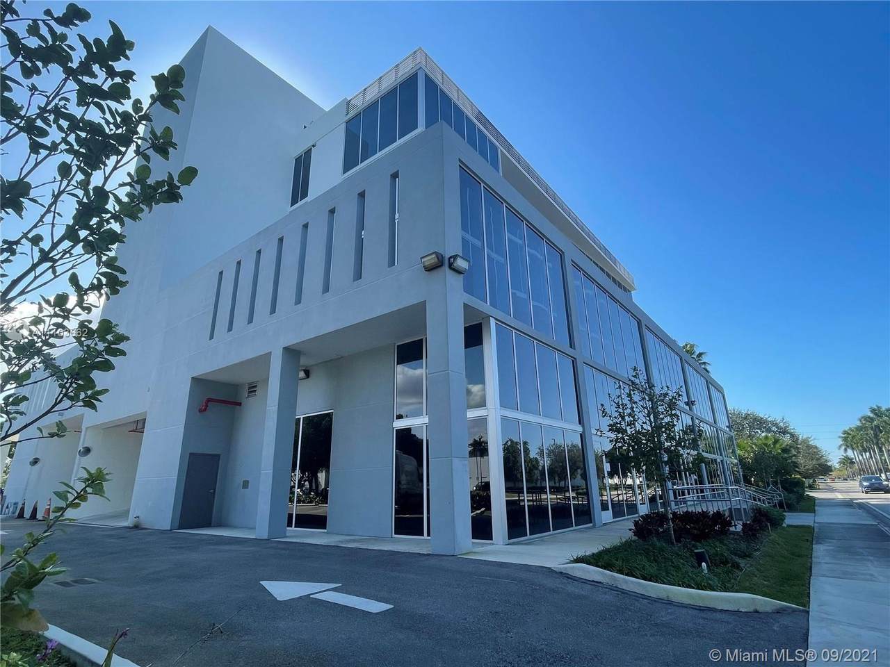 10450 33rd St - Photo 1