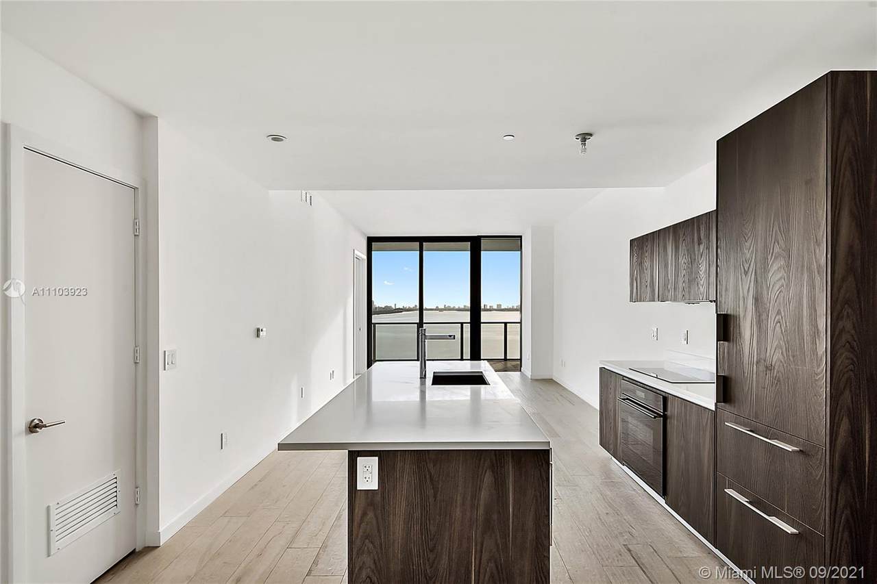 480 31st St - Photo 1