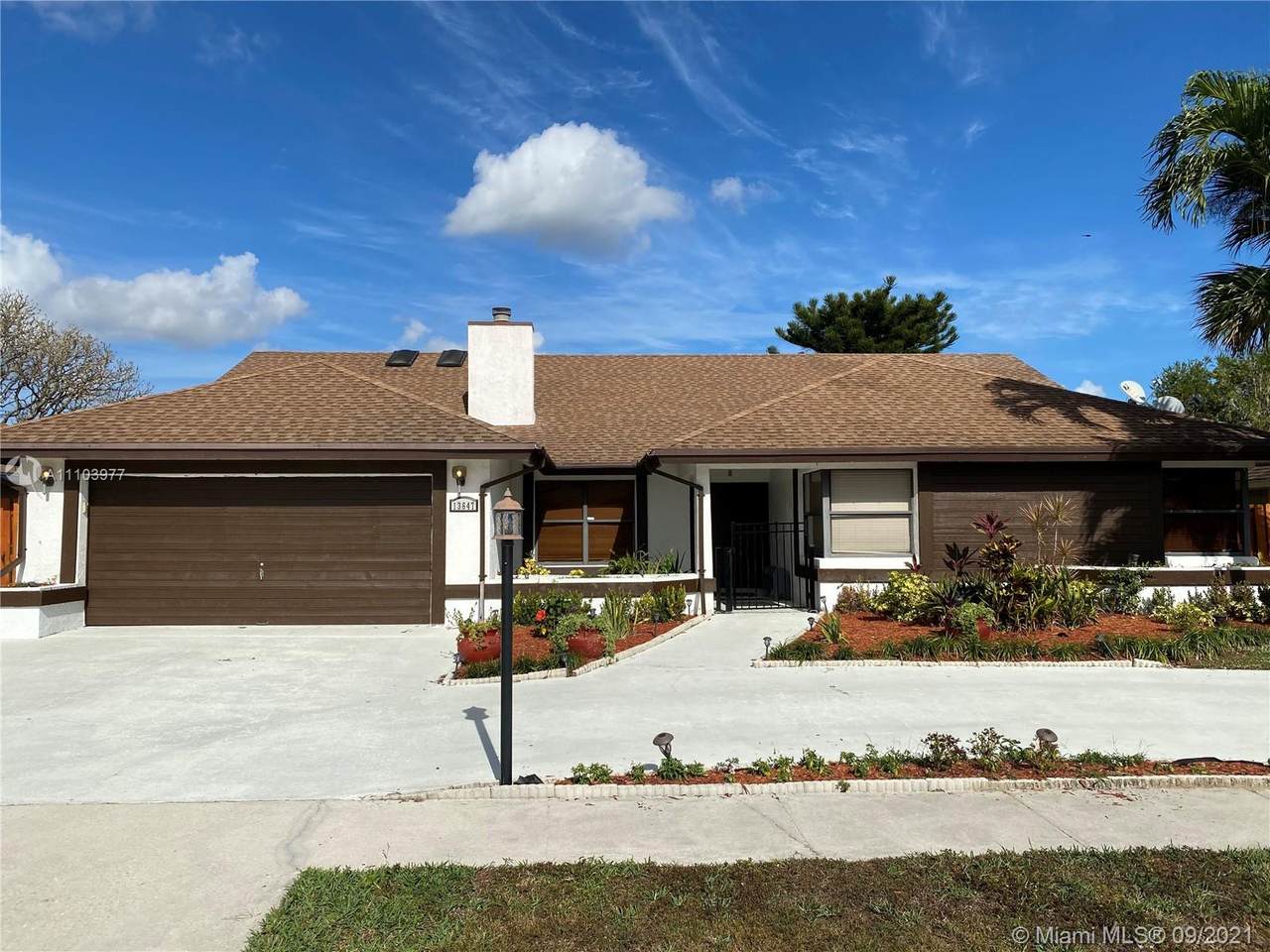 13647 Barberry Dr - Photo 1