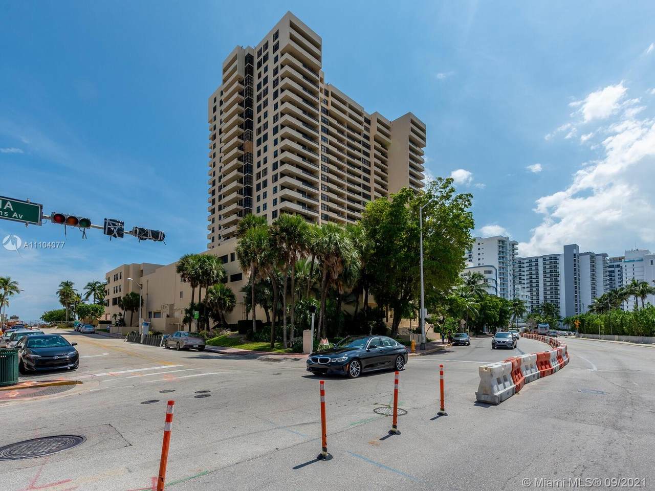 2555 Collins Ave - Photo 1