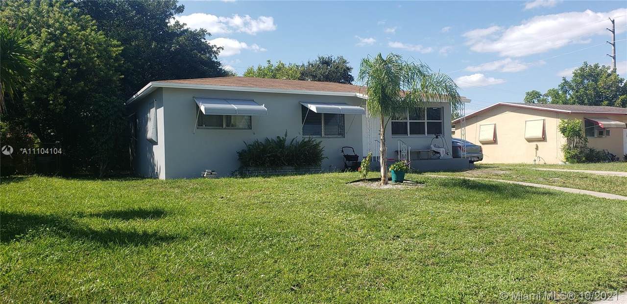 145 31st Ct - Photo 1