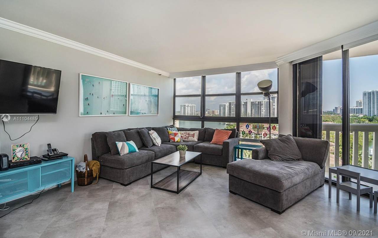 1000 Island Blvd - Photo 1