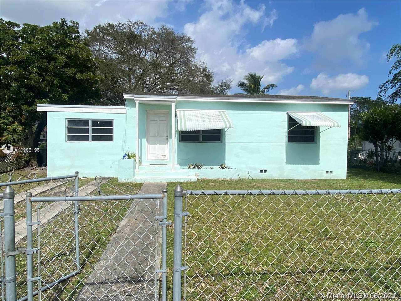 1585 123rd St - Photo 1