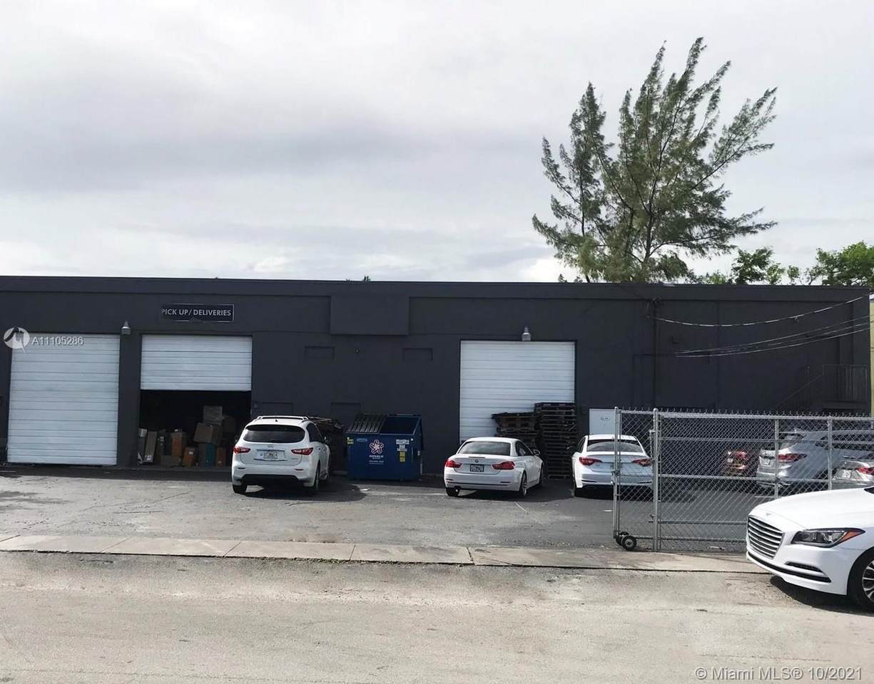 2252 Hayes St - Photo 1