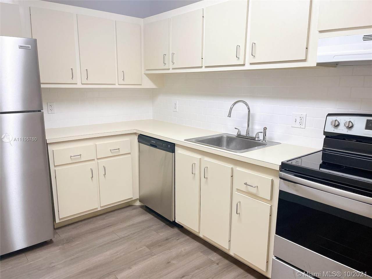 4222 Inverrary Blvd - Photo 1