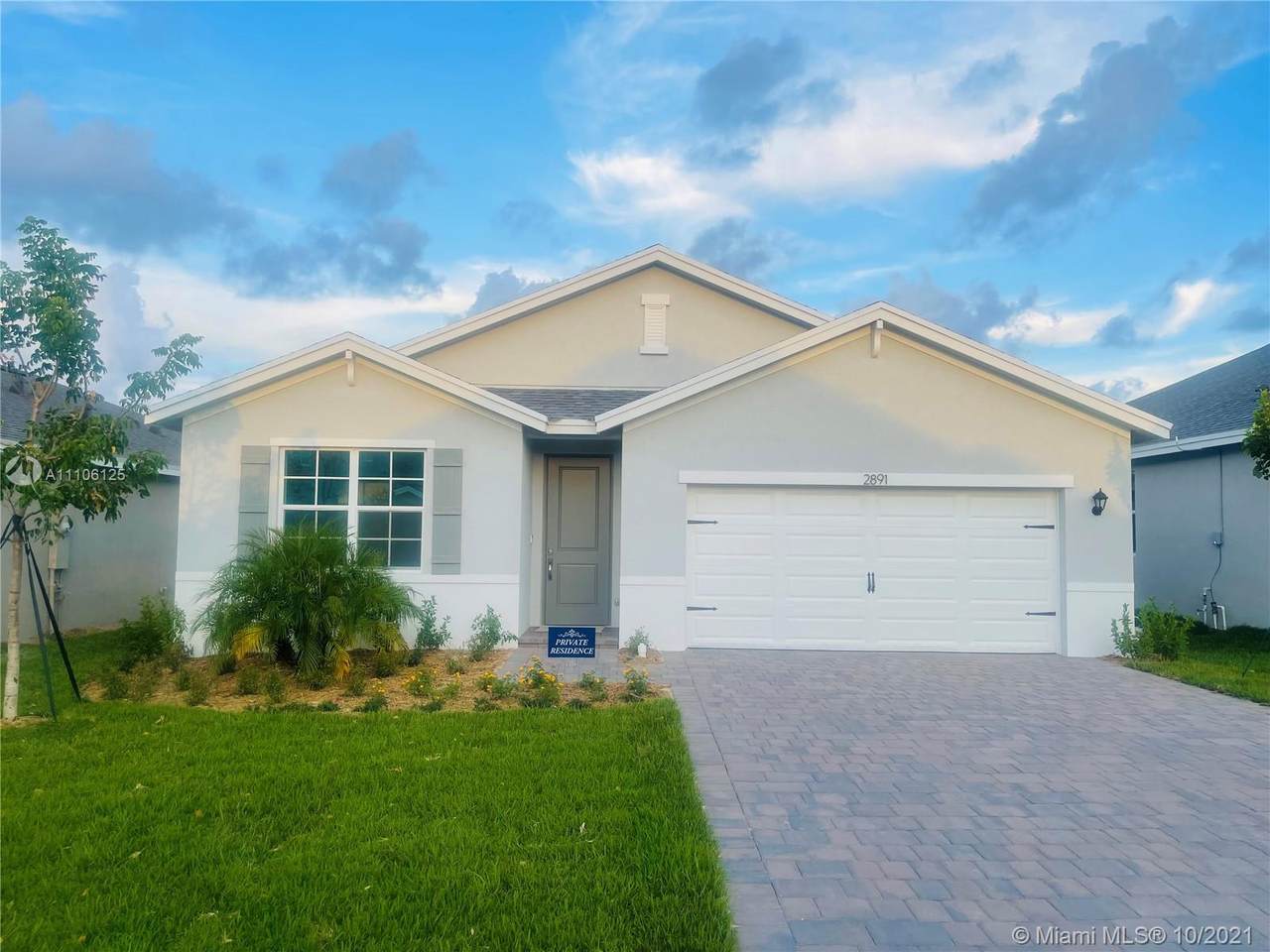 2891 Breezeway Cir - Photo 1