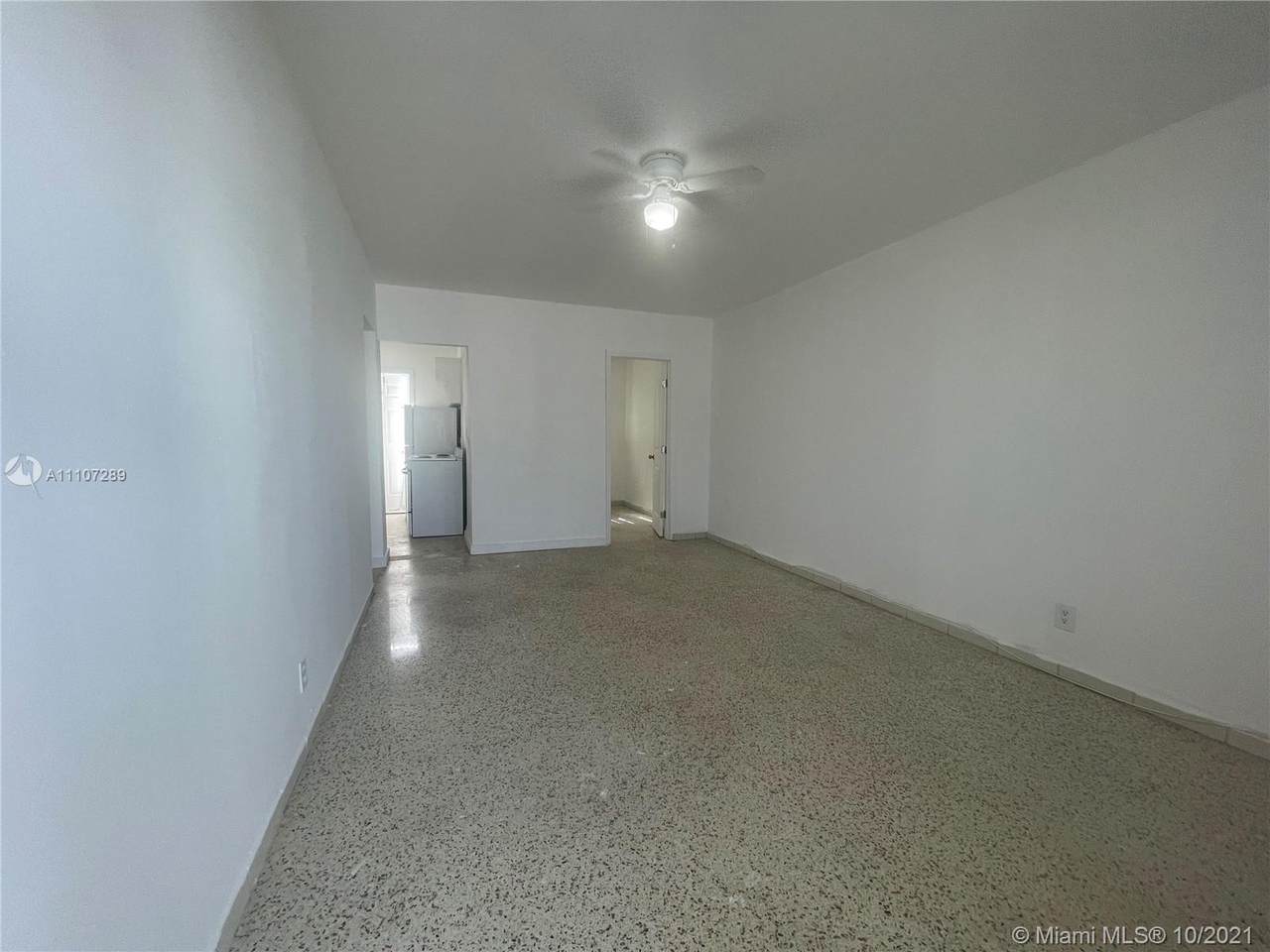 800 83rd St - Photo 1
