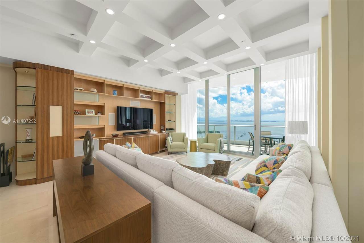 2627 Bayshore Dr - Photo 1