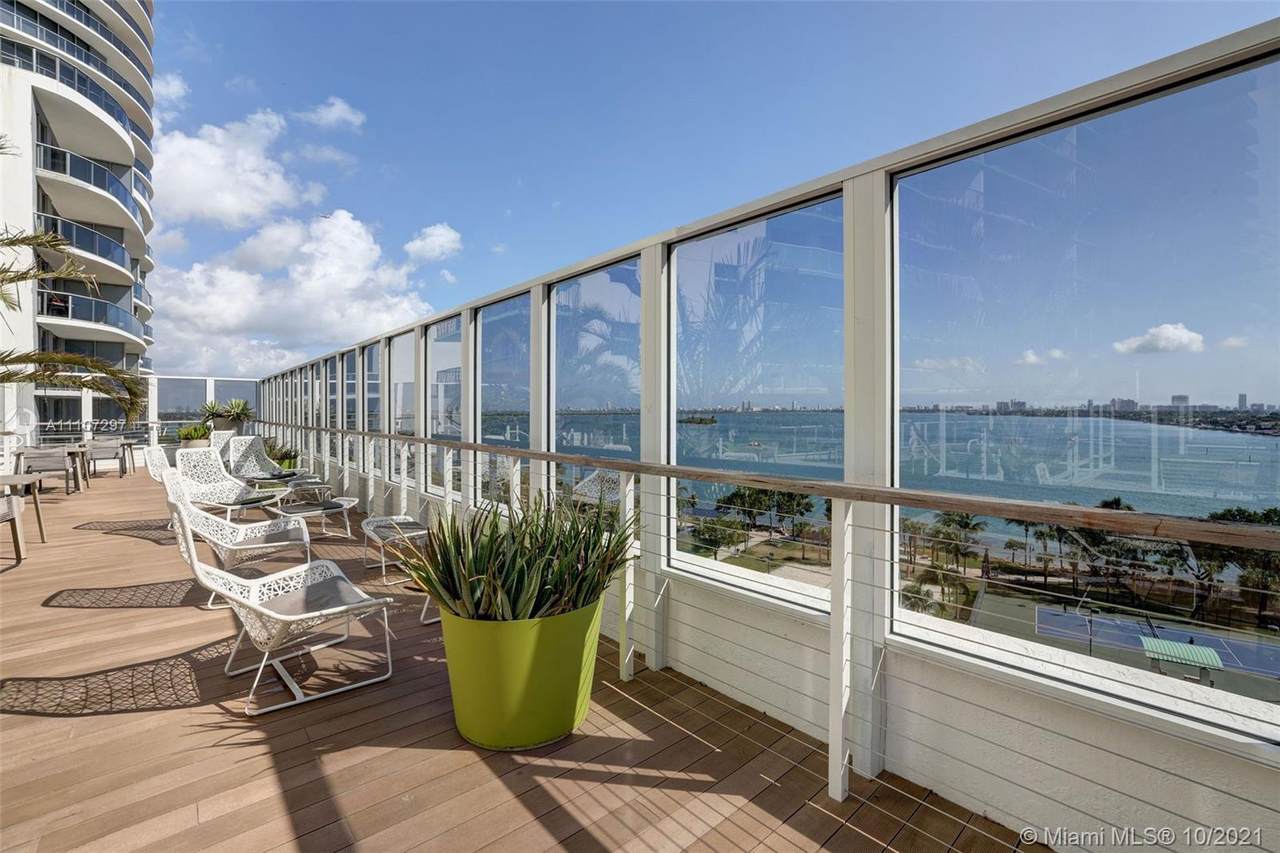 1756 Bayshore Dr - Photo 1