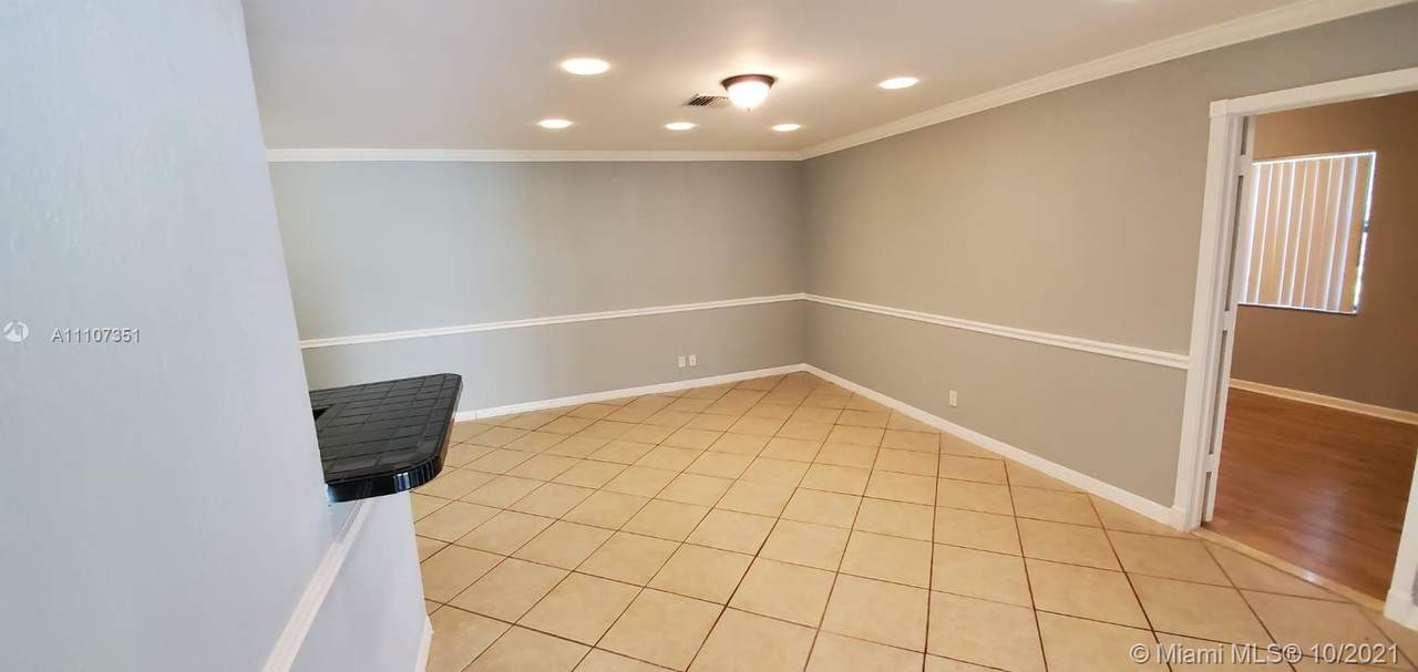 7 Crossings Cir - Photo 1