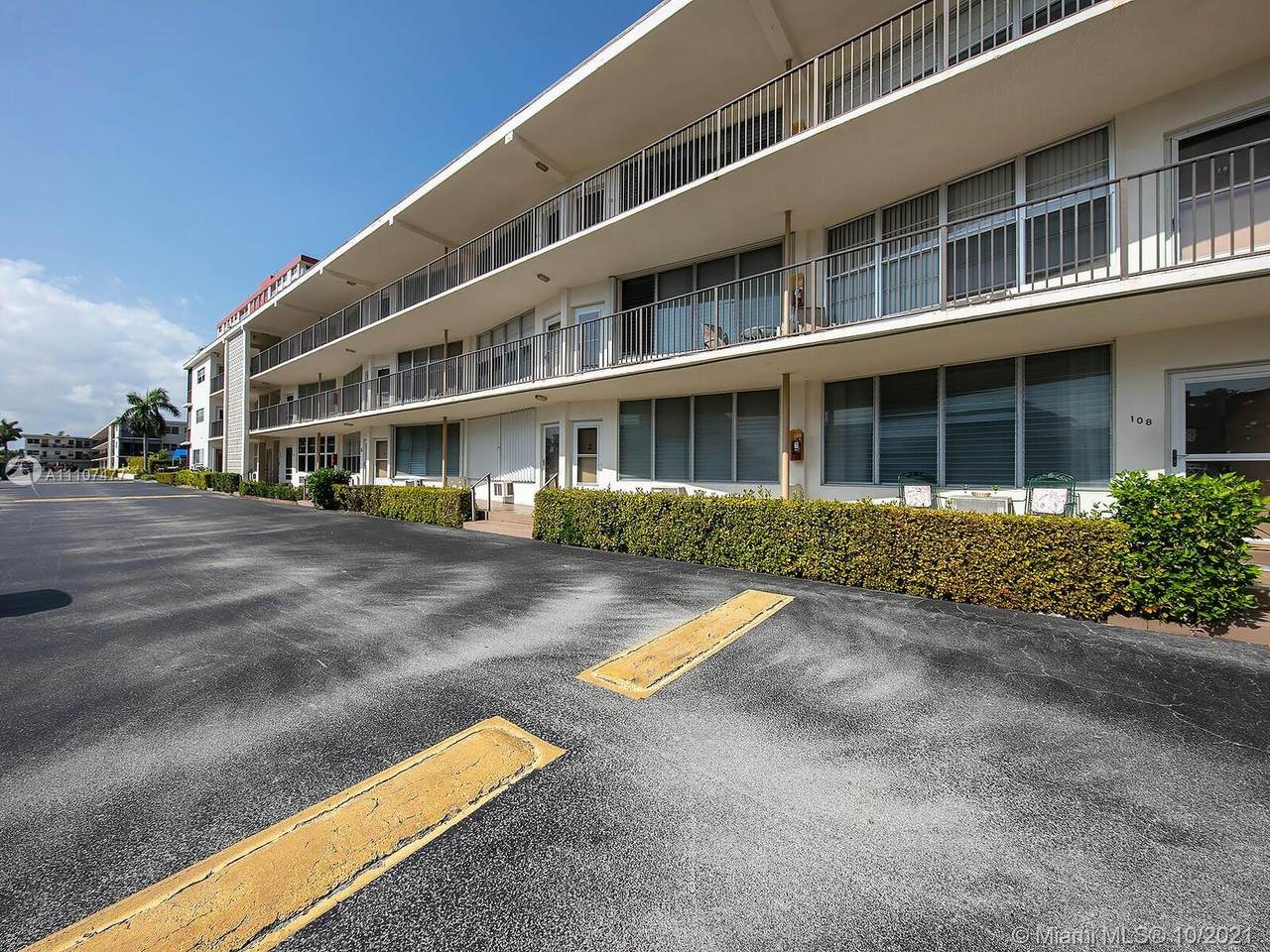 3177 Ocean Dr - Photo 1