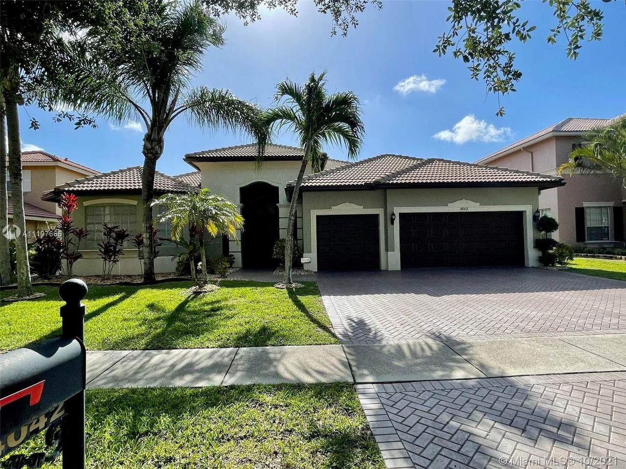 4042 Cedar Creek Ranch Cir - Photo 1