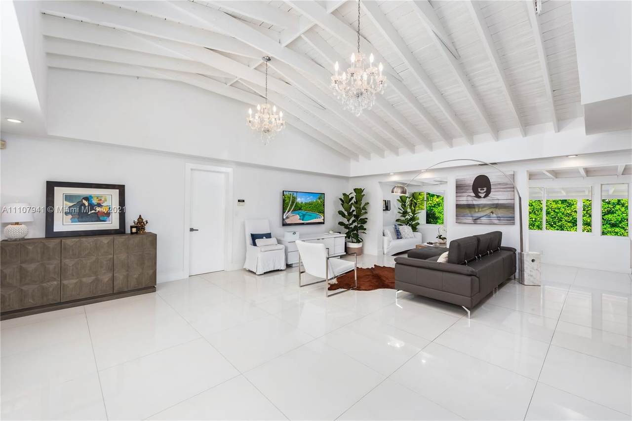 544 Allendale Rd - Photo 1