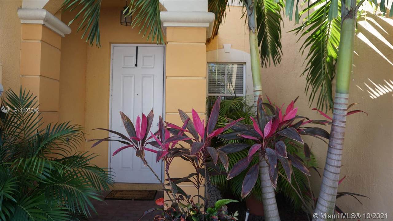 10774 81st Ln - Photo 1