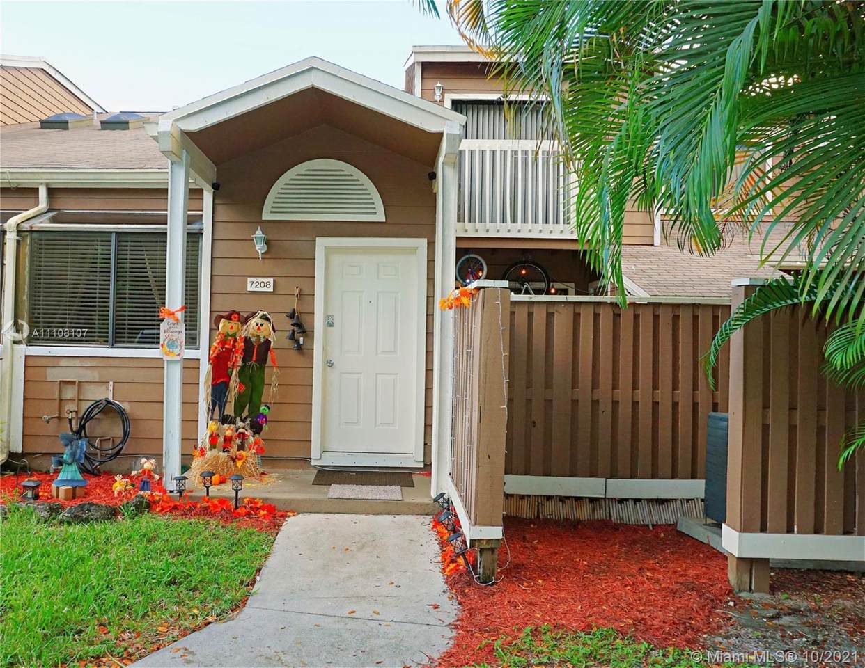 7208 Sportsmans Dr - Photo 1