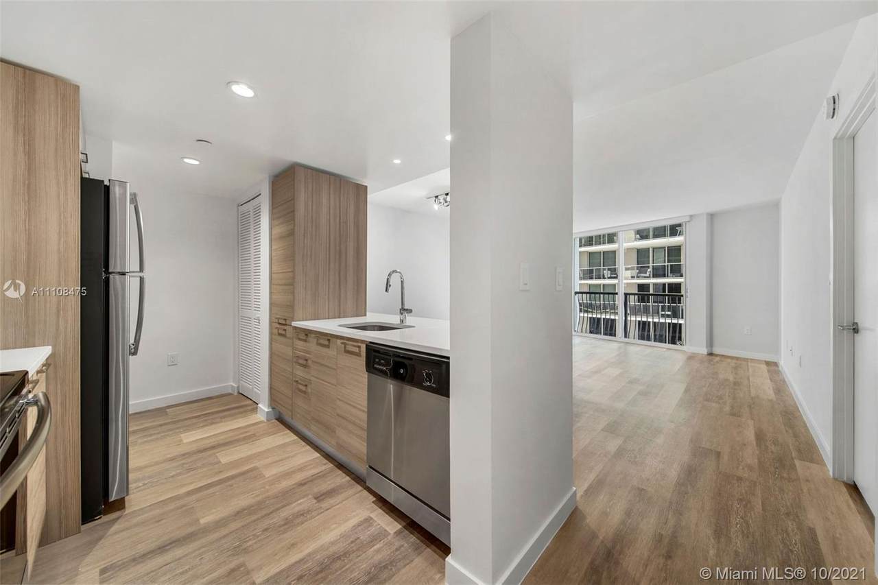 1756 Bayshore Dr - Photo 1