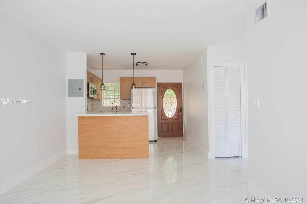 1250 4th St - Photo 1