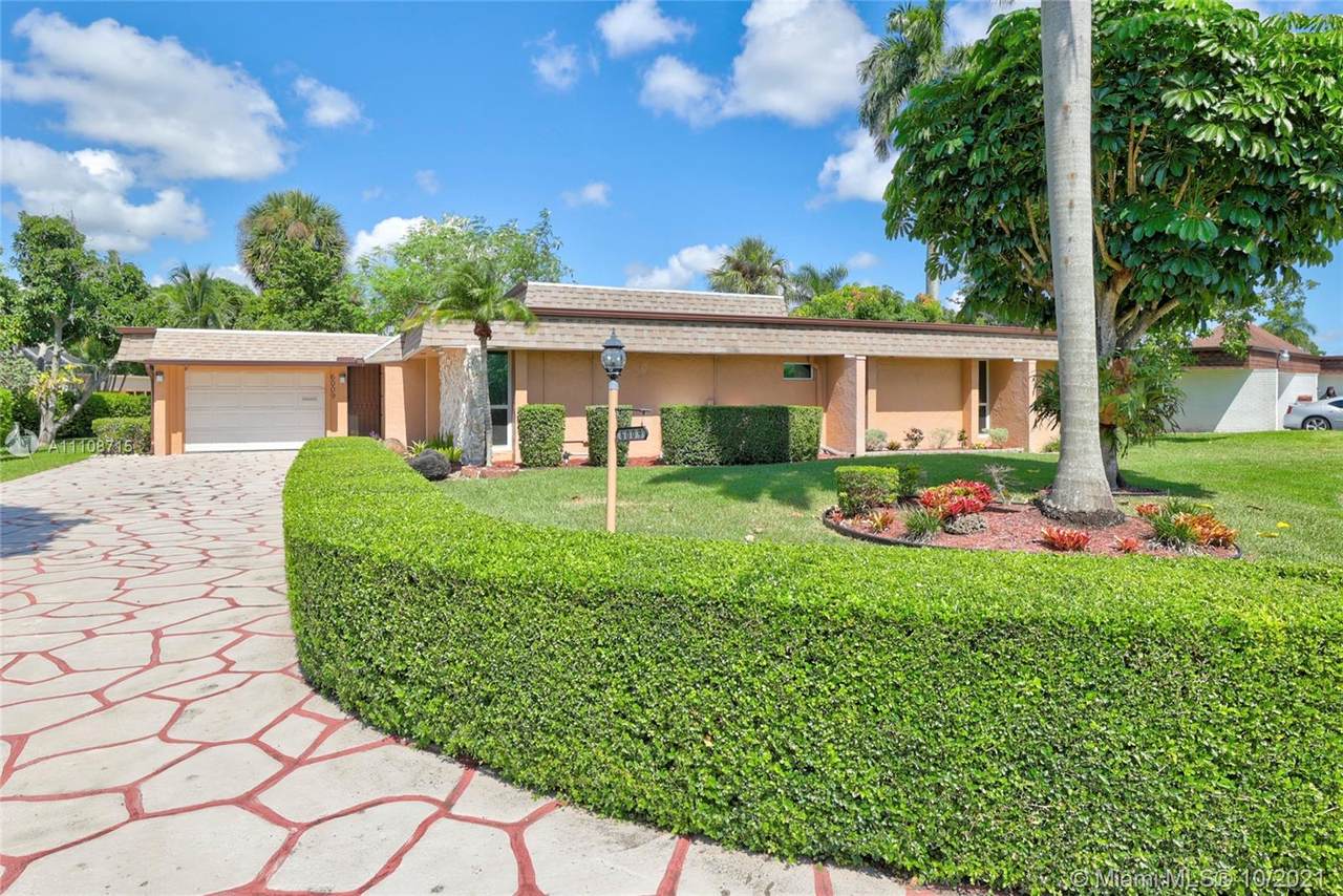 6009 Linden Cir - Photo 1