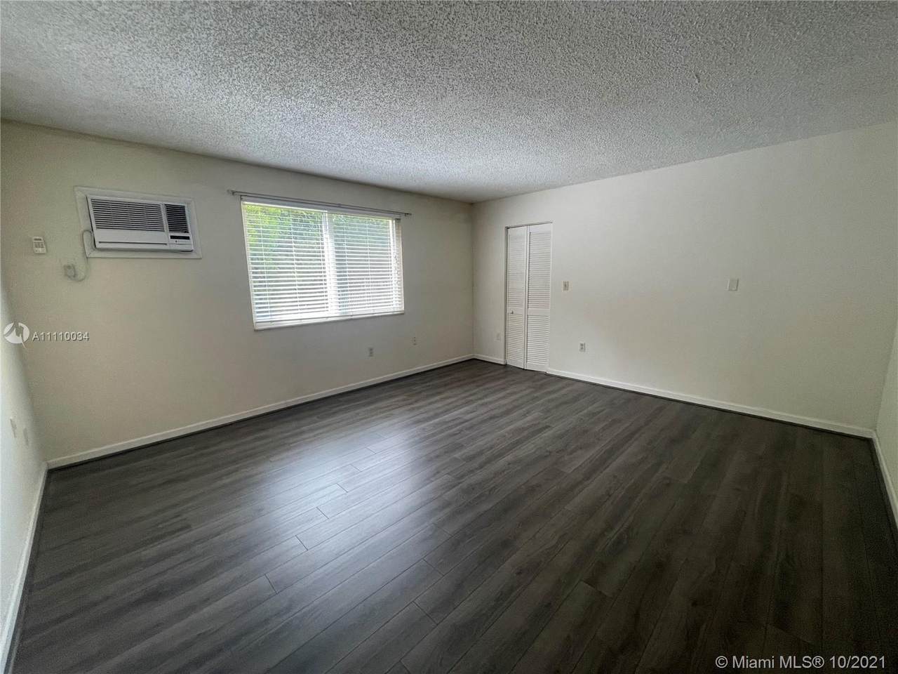 7000 186th St - Photo 1