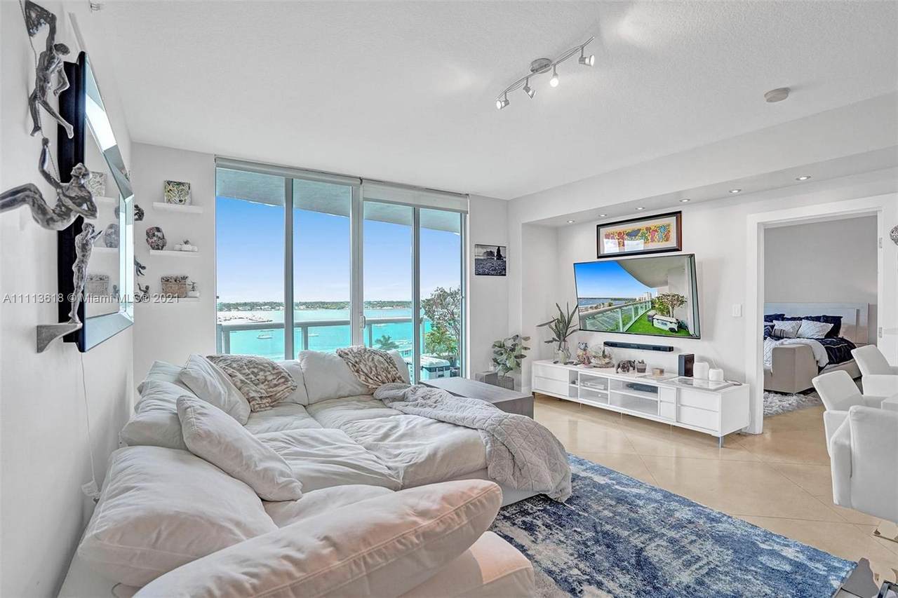 7900 Harbor Island Dr - Photo 1