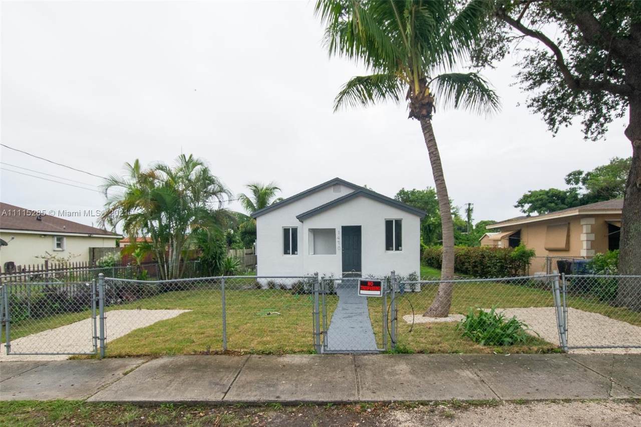 1470 73rd St - Photo 1