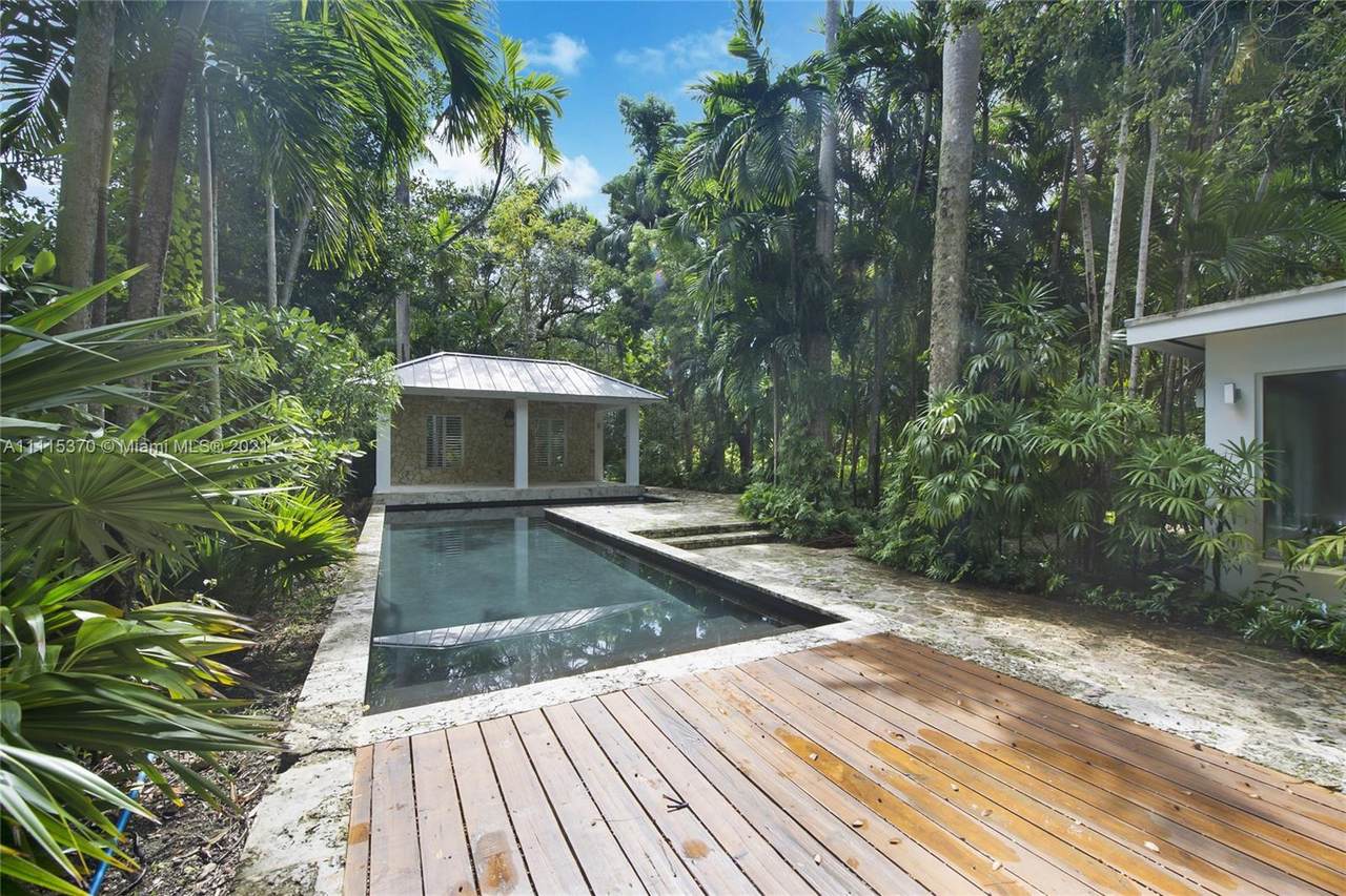 5671 Banyan Trl - Photo 1