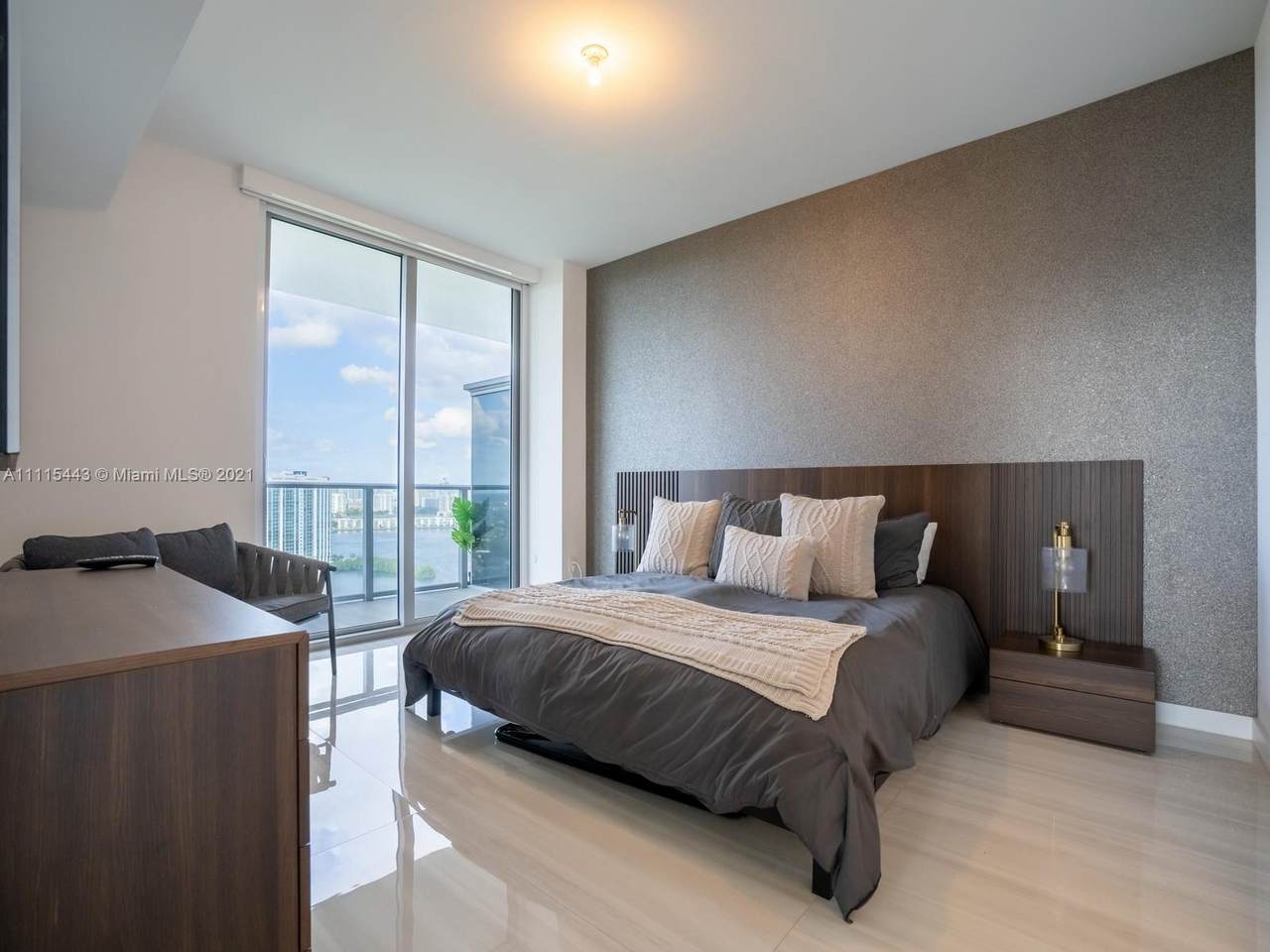 16385 Biscayne Blvd - Photo 1