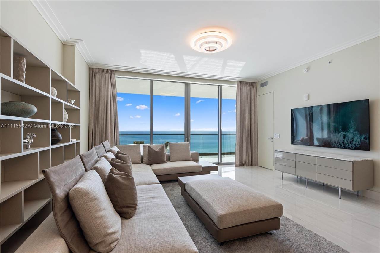 18975 Collins Ave - Photo 1