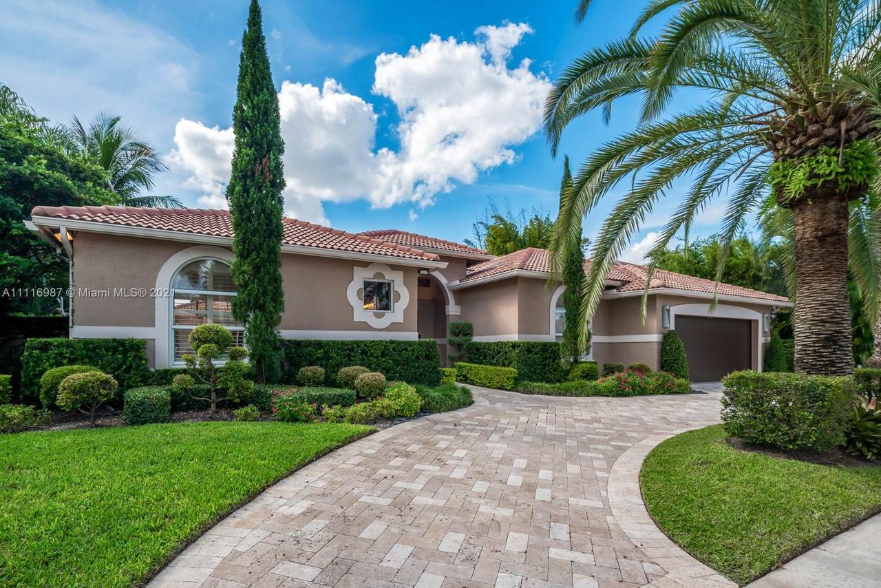 2535 Golf View Dr - Photo 1