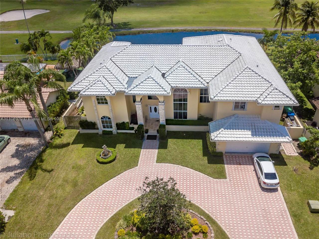 19311 Oakmont Dr - Photo 1