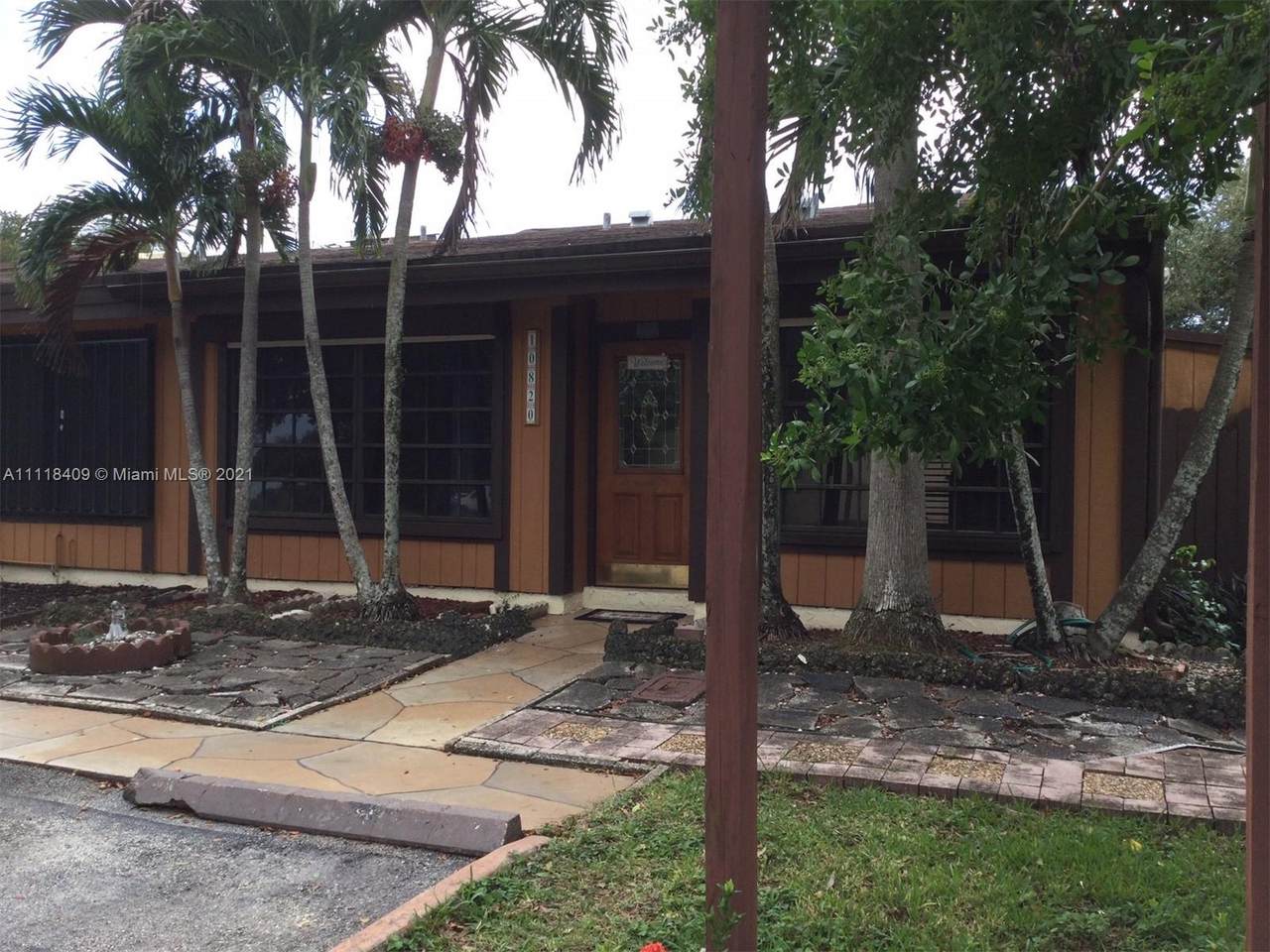10820 Hickory Ave - Photo 1